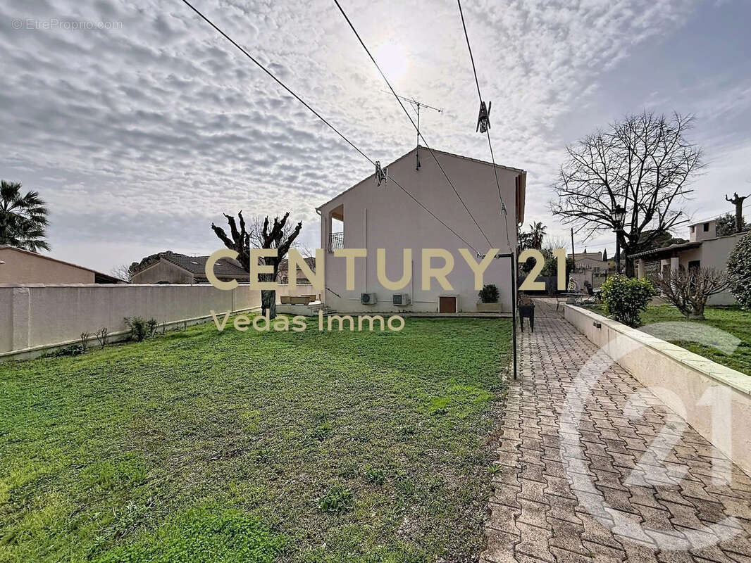 Maison à SAINT-GEORGES-D'ORQUES