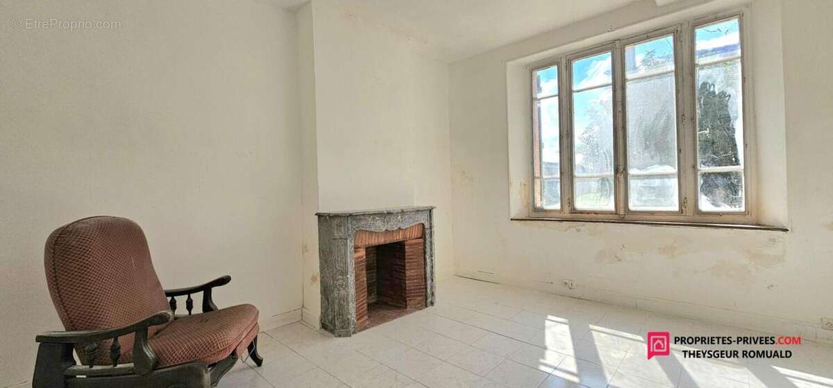 Maison à MONTACHER-VILLEGARDIN