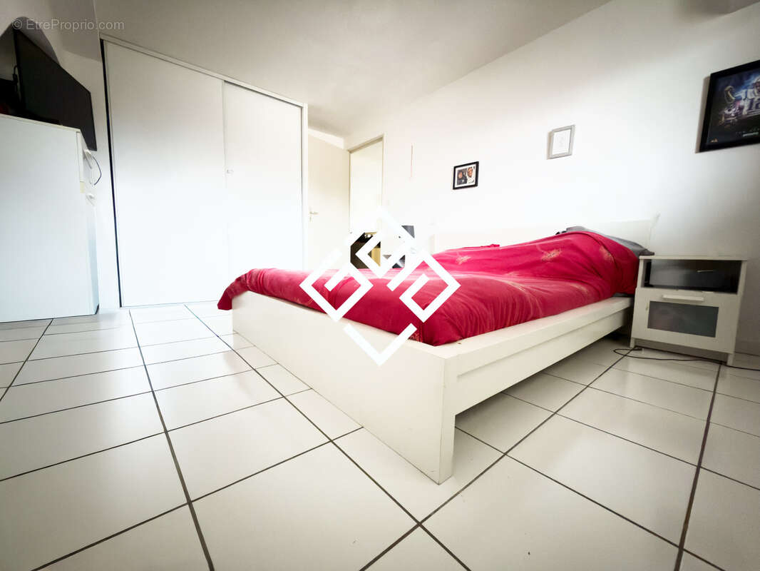 Appartement à LEZIGNAN-CORBIERES