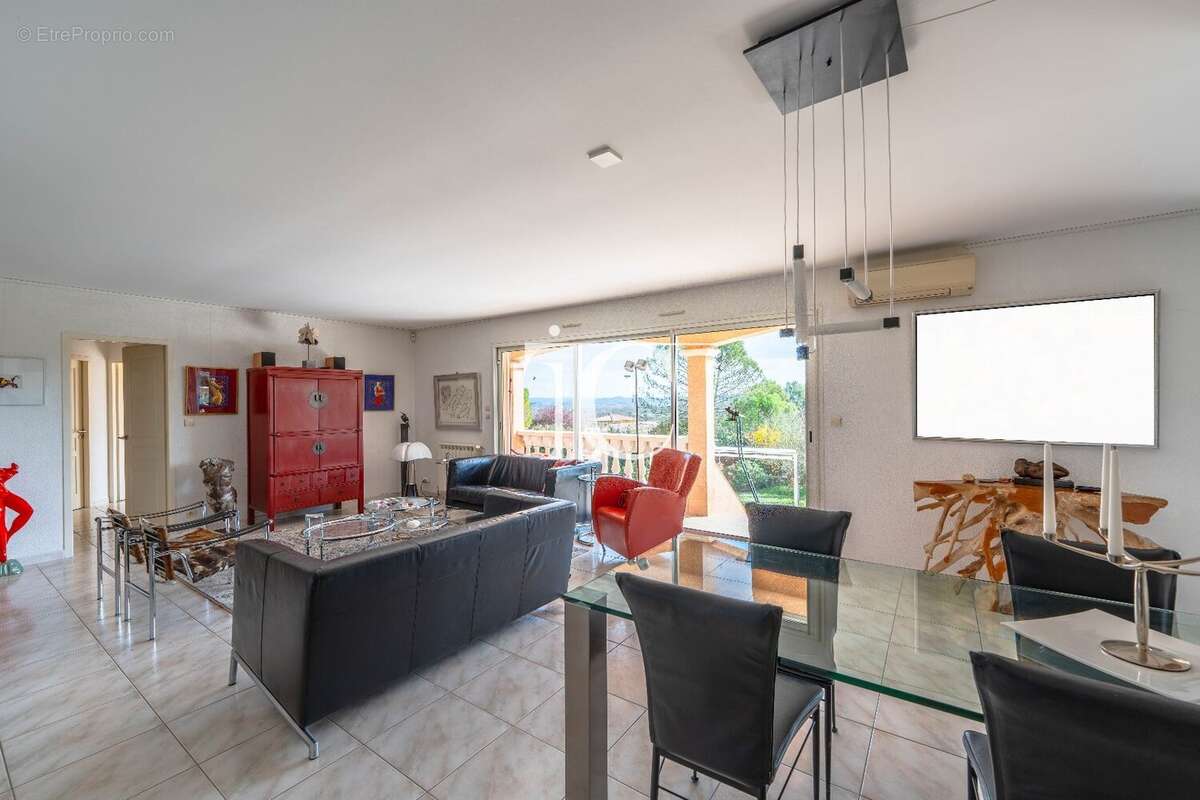 Maison à SAINT-JULIEN-DE-CASSAGNAS