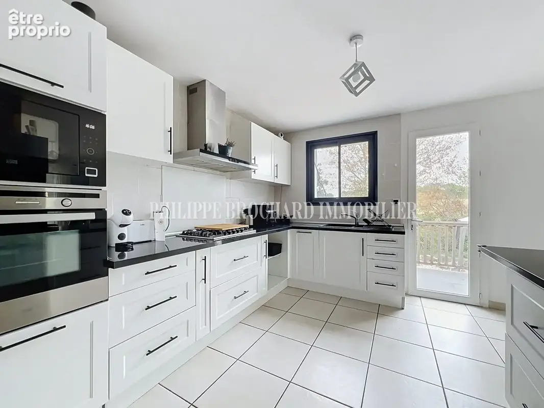 Maison 8 pièces 143 m² à vendre à Le Poire-Sur-Vie (85170) - photo 8