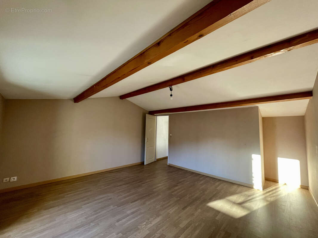 Maison à SAINT-GERMAIN-D&#039;ESTEUIL