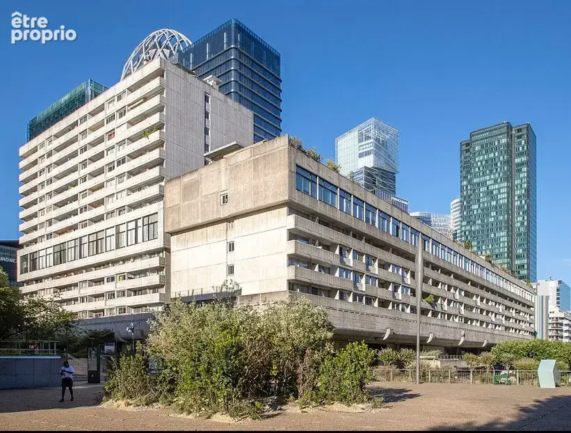 Appartement à COURBEVOIE