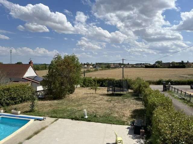 Grande maison et son terrain. Possibilité de 2 logements! - photo 19