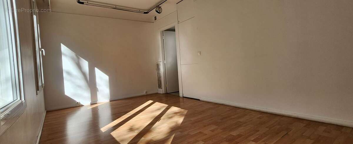Appartement à PARIS-19E