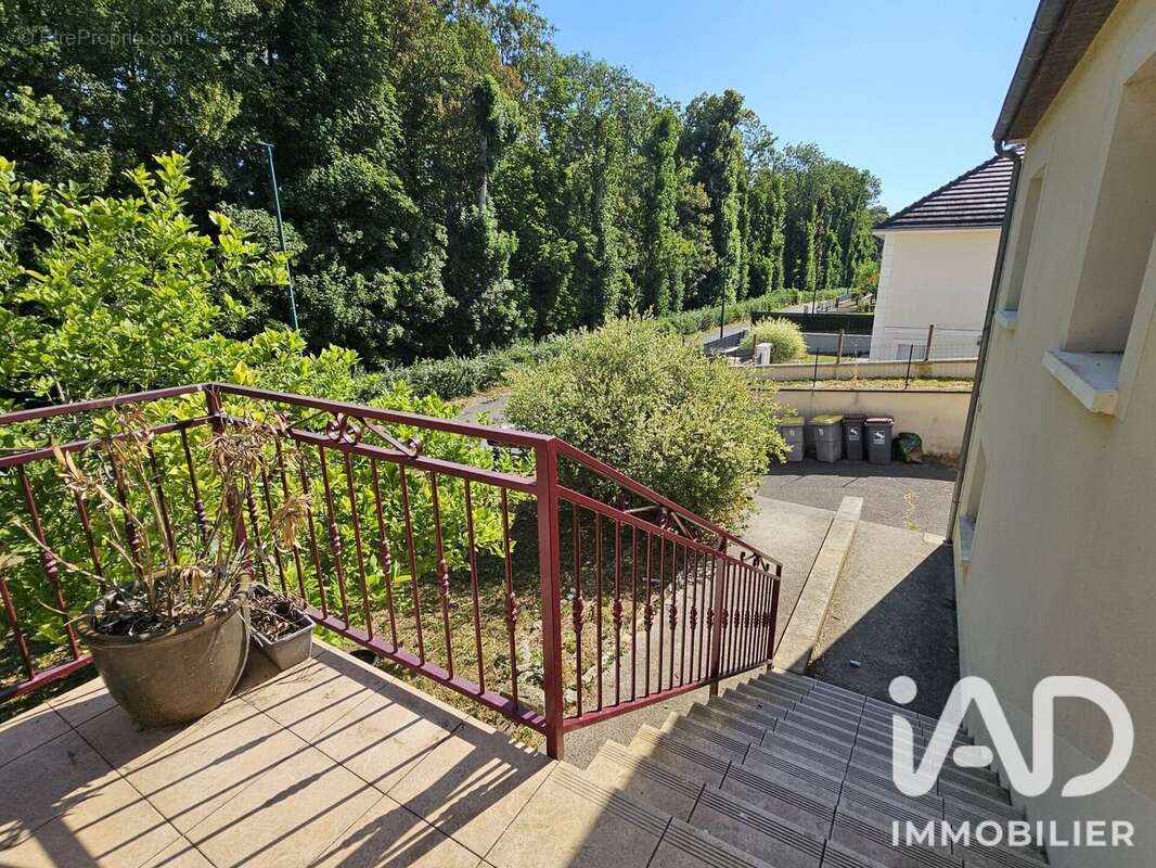 Maison 165 m² à Paron  - photo 5