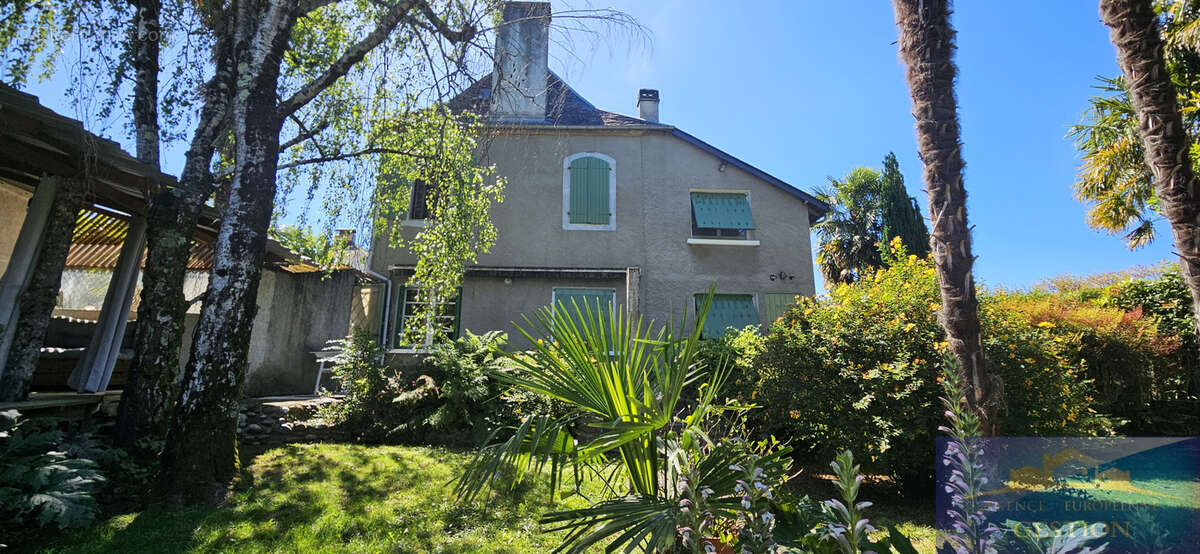 Maison à LAMARQUE-PONTACQ