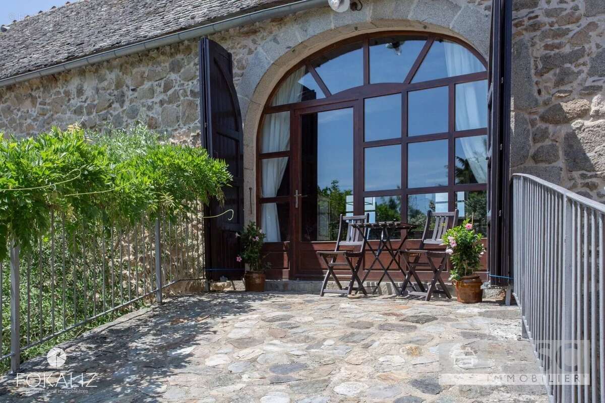 Maison à SAINT-ANDRE-DE-NAJAC