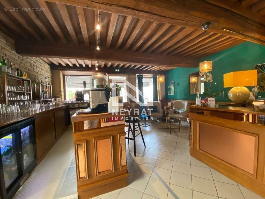 Commerce à PARAY-LE-MONIAL