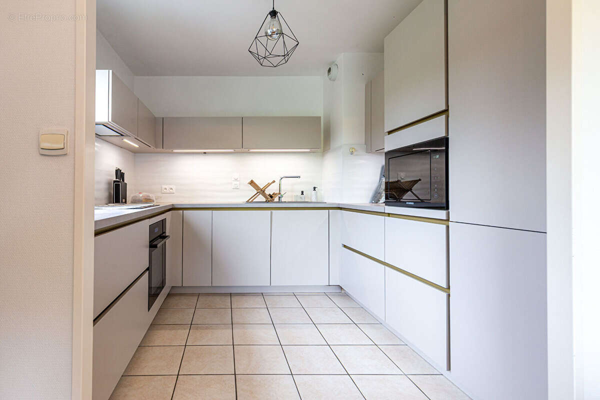 Agence immobiliere laforet - "monstera" - poisy - appartement duplex t4 de 96.01m² (84,05m2 carrez) - dernier etage - terrasse - - photo 9