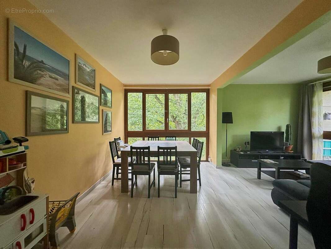 Appartement à FONTENAY-LE-FLEURY