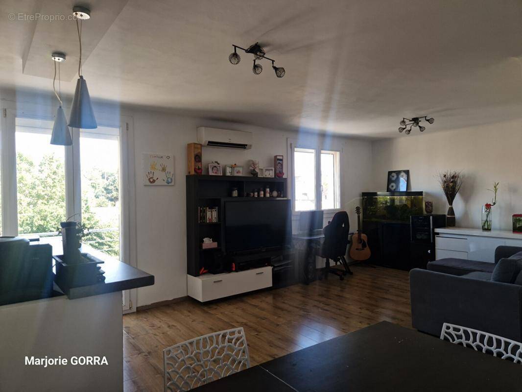 Appartement à MARSEILLE-4E