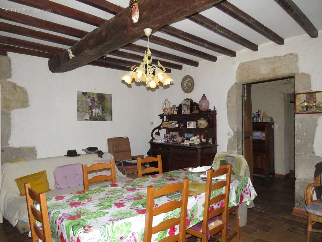 Maison à AIGUILLON