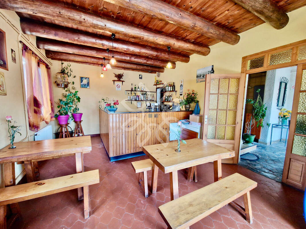 Maison à SAINTE-EUGENIE-DE-VILLENEUVE