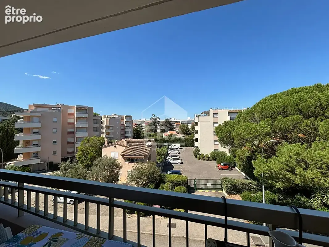 Sainte maxime centre studio cabine  20 m2 et parking - photo 4
