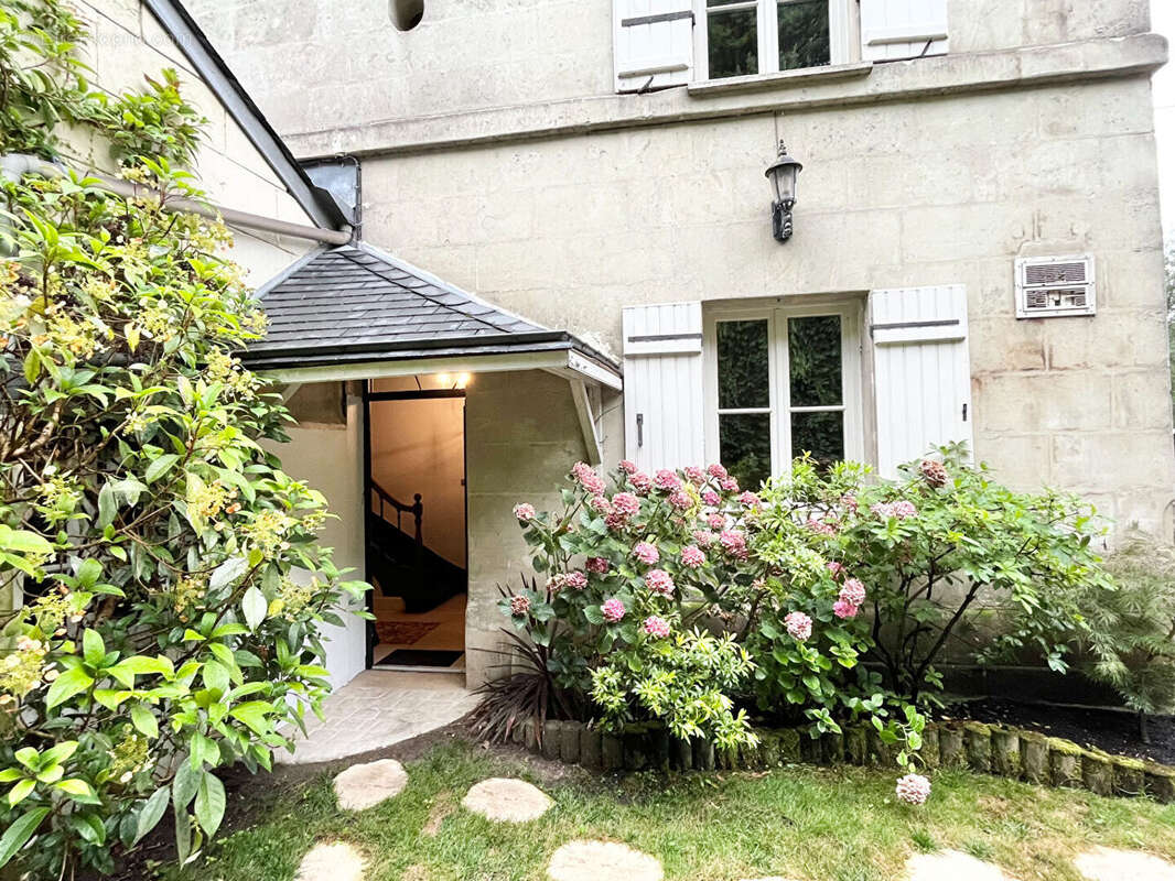 Maison à SAINT-ETIENNE-DE-CHIGNY