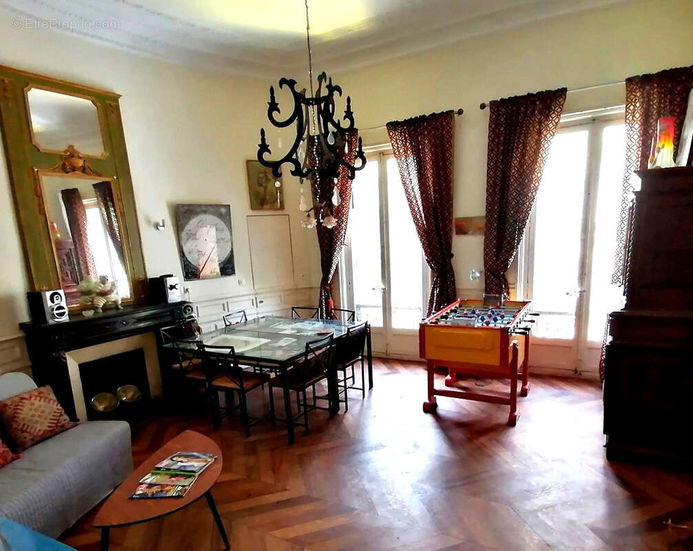 Appartement à MARSEILLE-1E
