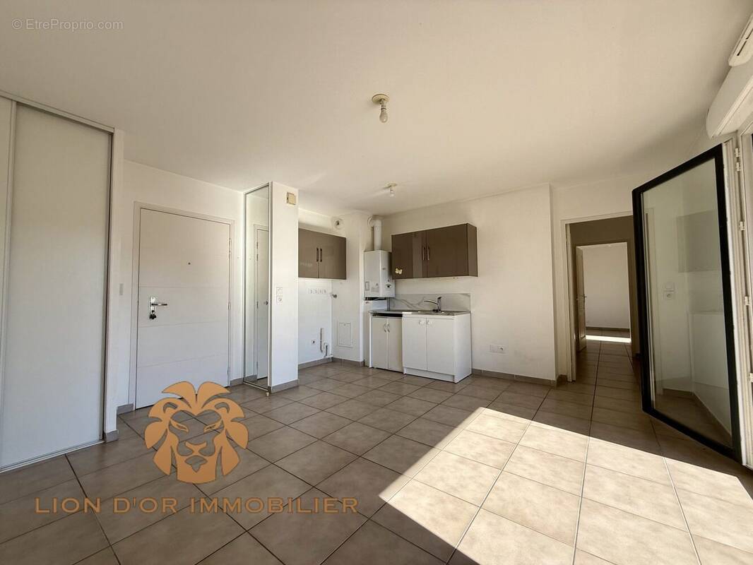 Appartement 45 m² à Neuville-Sur-Saone  - photo 2