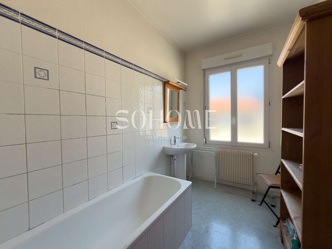 Maison Secteur rue de Courcelles - Avec jardinet et cour - 4 chambres - photo 10