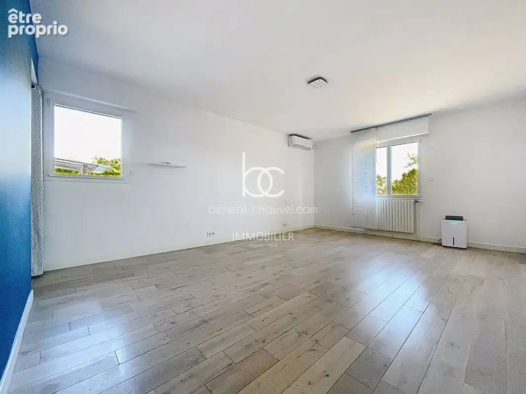 PLOEREN - Maison Familiale 215 m² - 6 Chambres - Terrain 1096 m² - photo 7