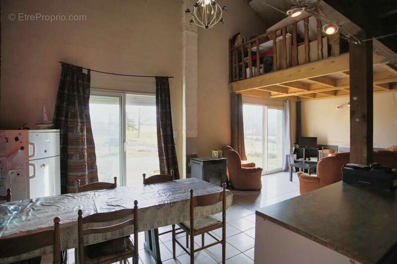 Maison à ROCHE-EN-REGNIER