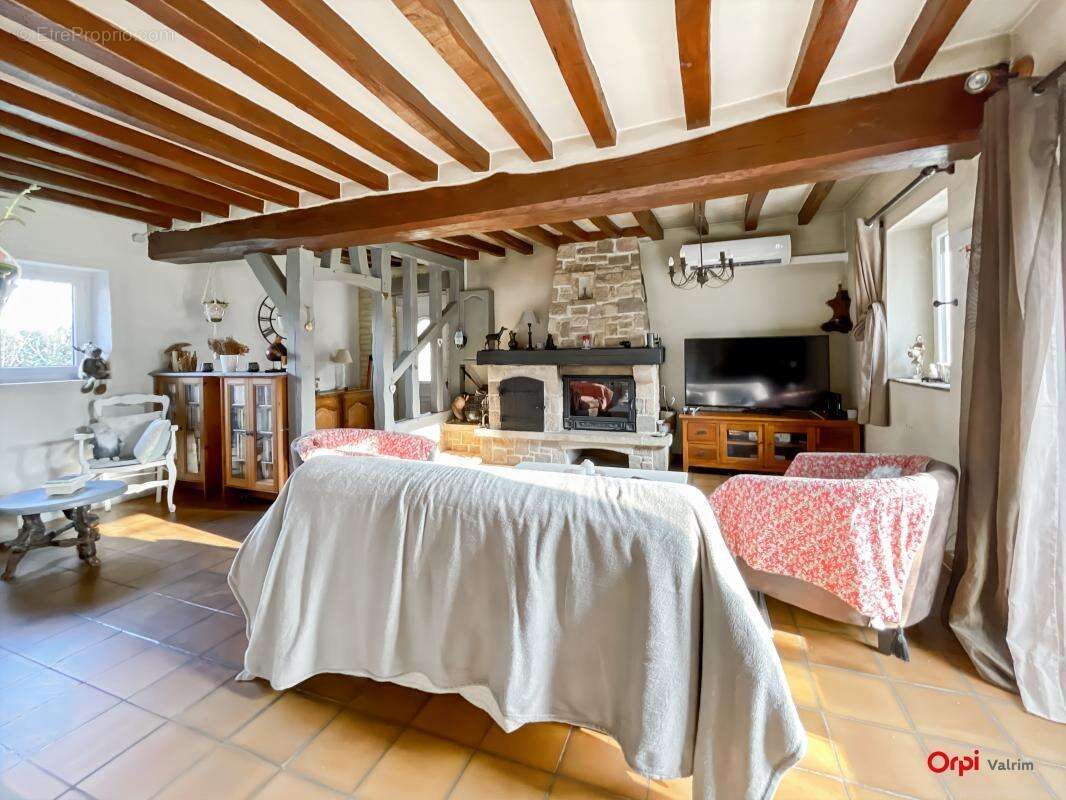 Maison à TREILLES-EN-GATINAIS