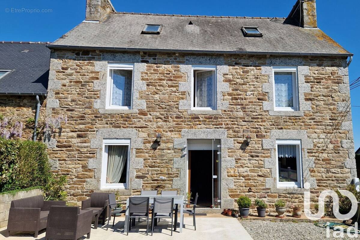 Photo 1 - Maison à PLOUGUENAST