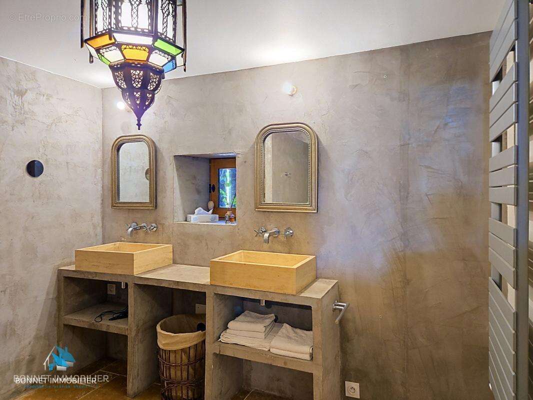Propriété de caractère de 290 m² constituée d'une maison et d'un gîte de charme - photo 14