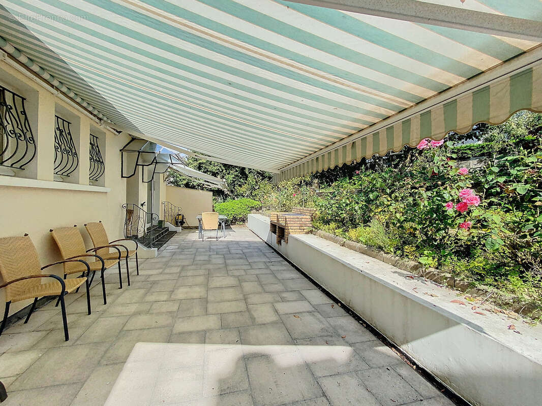 Maison à DONVILLE-LES-BAINS