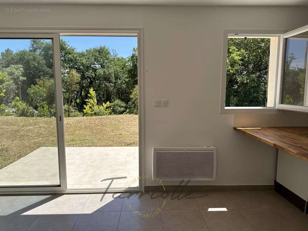 Maison à MONTELIMAR