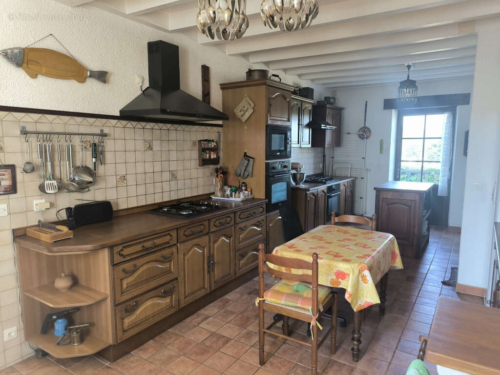 Maison à OUROUX-EN-MORVAN