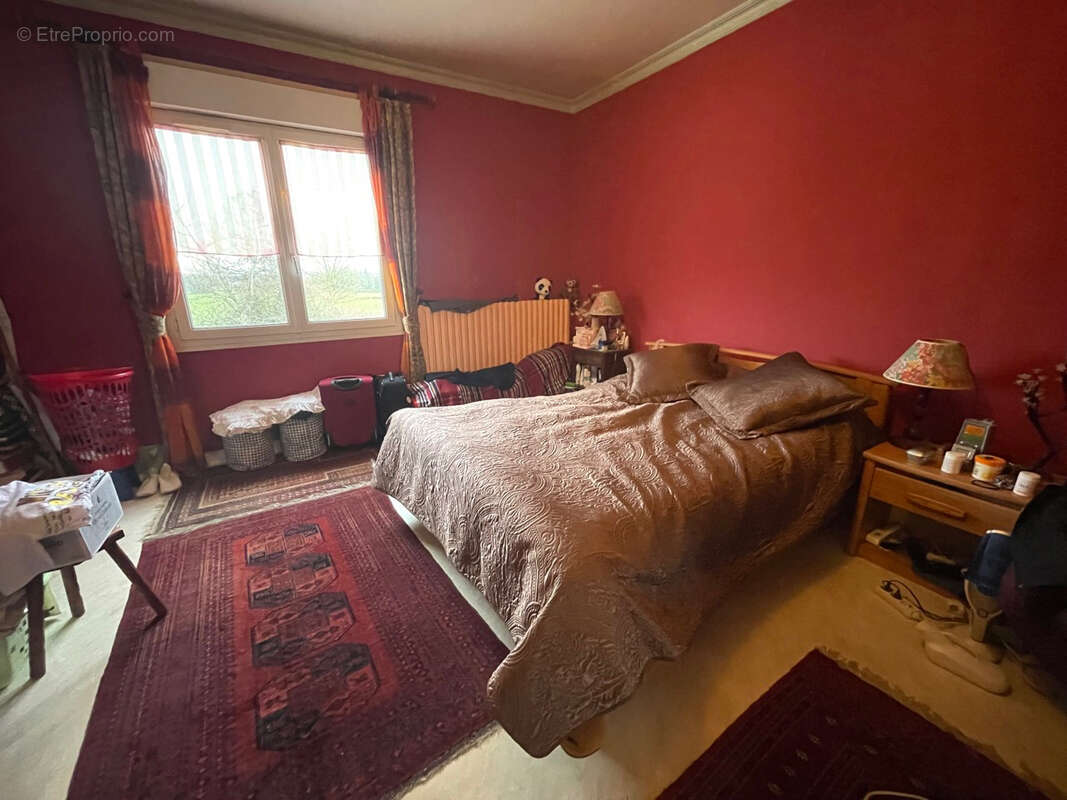 Maison 213m²  Créez Deux Espaces de Vie Indépendants à Yzeure - photo 7