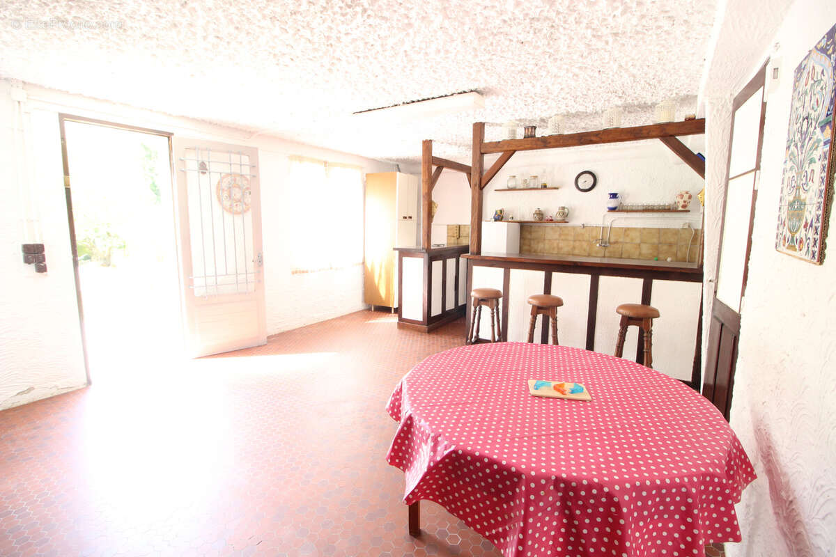 Maison à VARENNES-JARCY