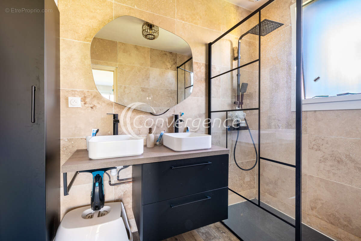 Maison à MAGNAC-BOURG