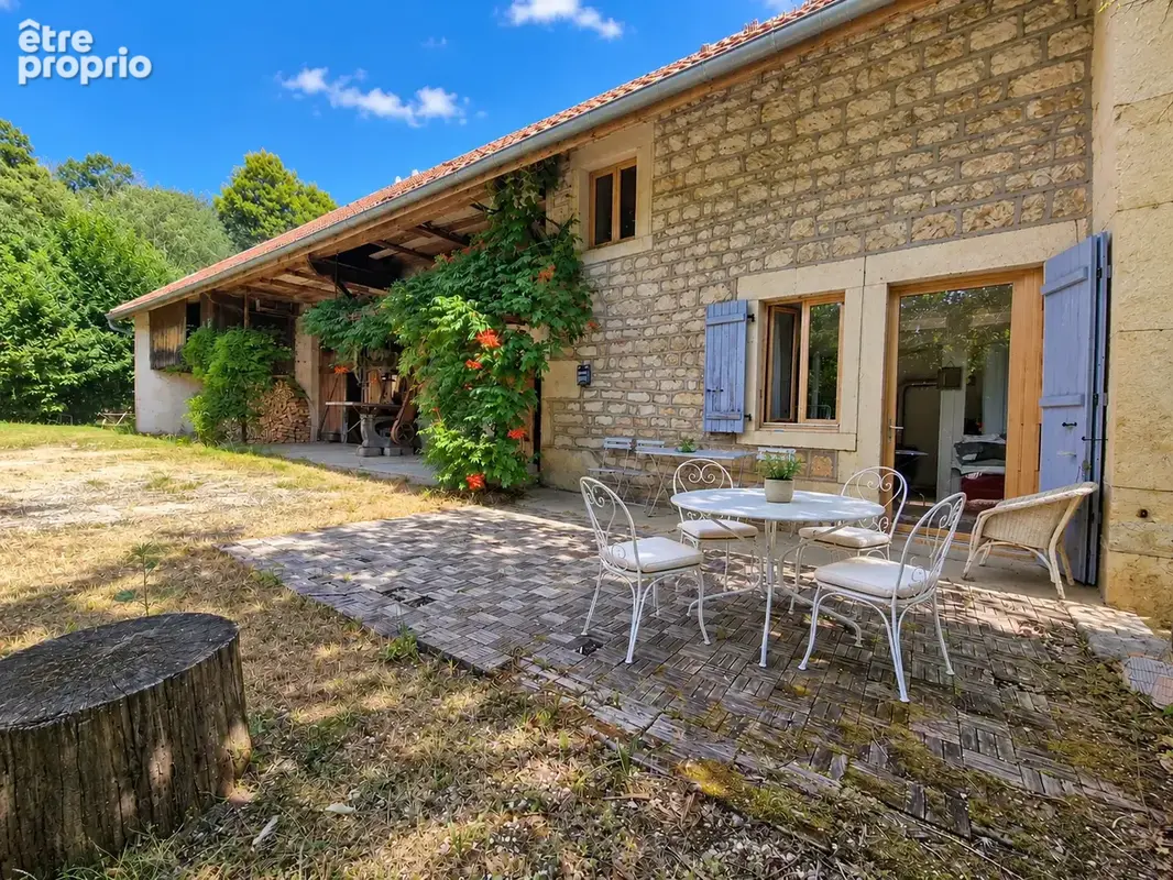 Maison en pierre 175 m2 avec annexes VALROMEY-SUR-SERAN - photo 1