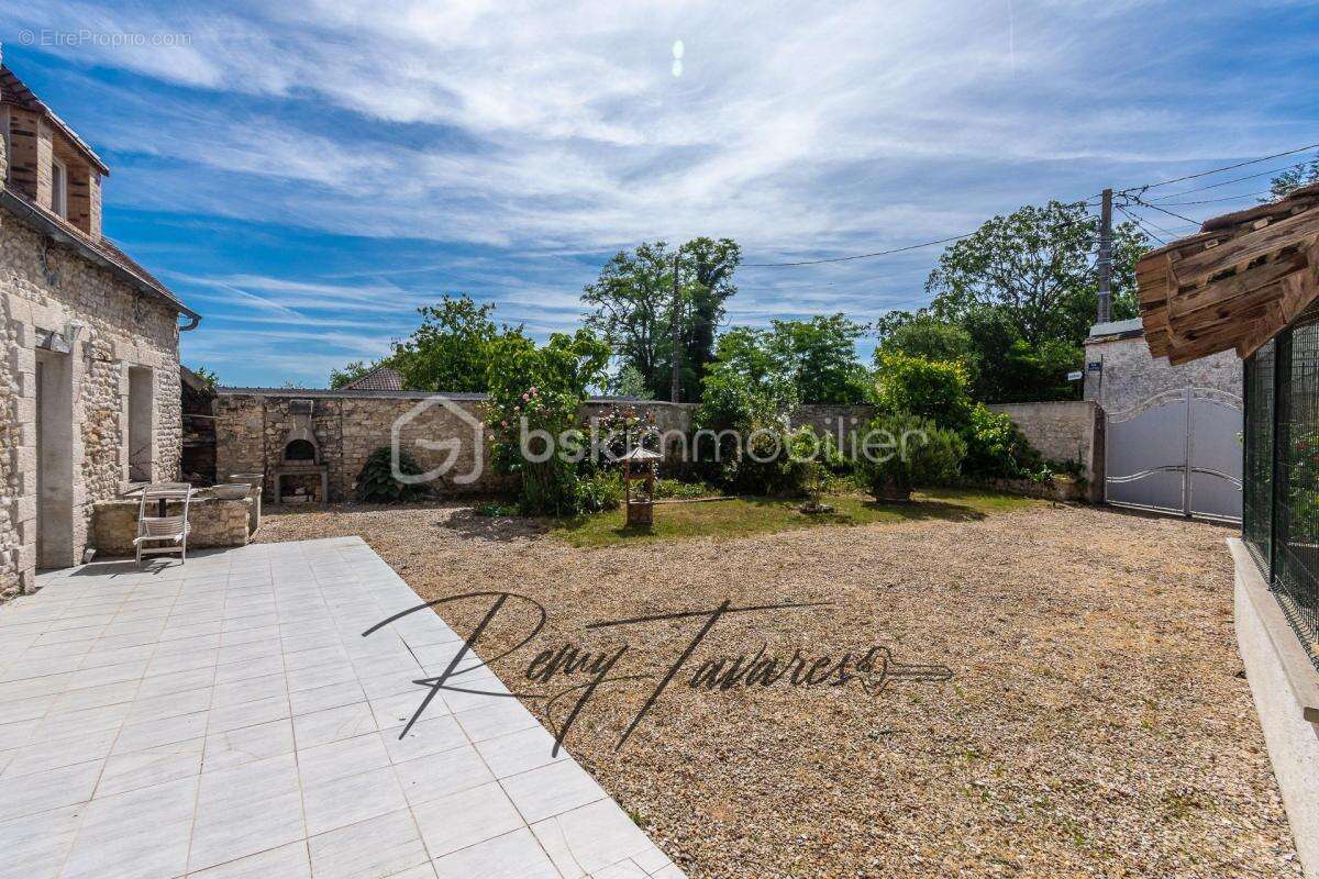 EXCLUSIVITÉ – Magnifique longère du XVIIe siècle à fort potentiel (300 m² et jusqu'à 7 Chambres) – Remauville - photo 26