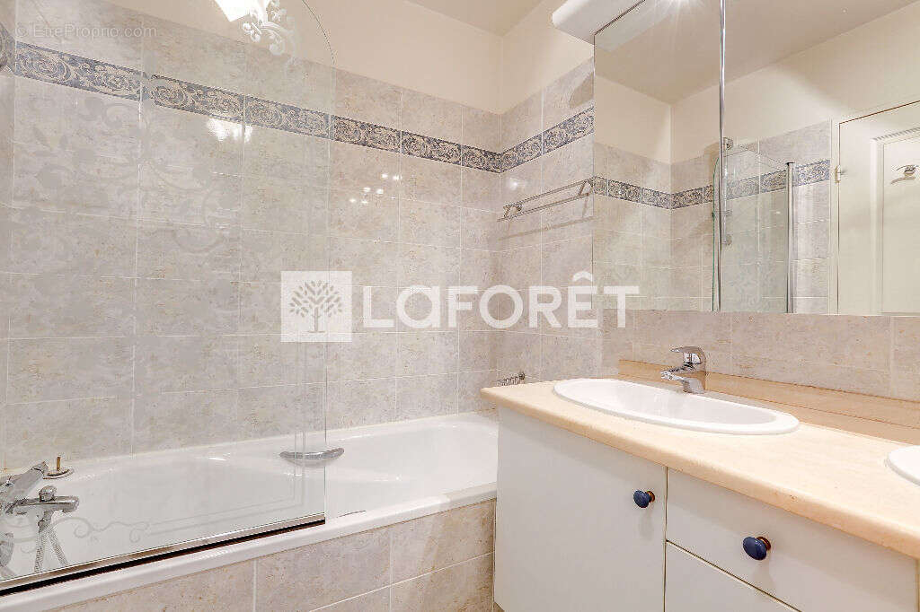 Appartement à PARIS-15E