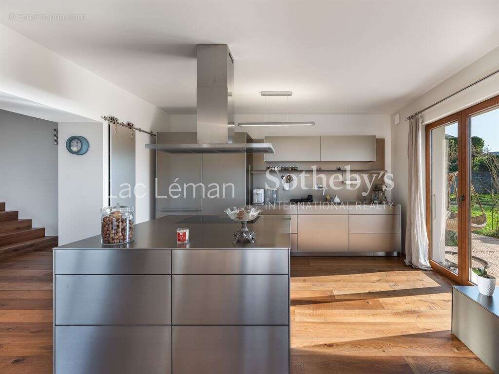 Maison à CHENS-SUR-LEMAN