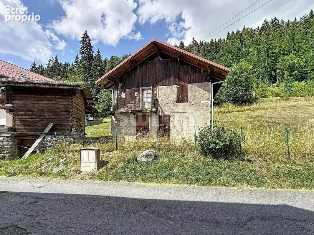 Maison a renover sur 880 m2 de terrain - photo 2