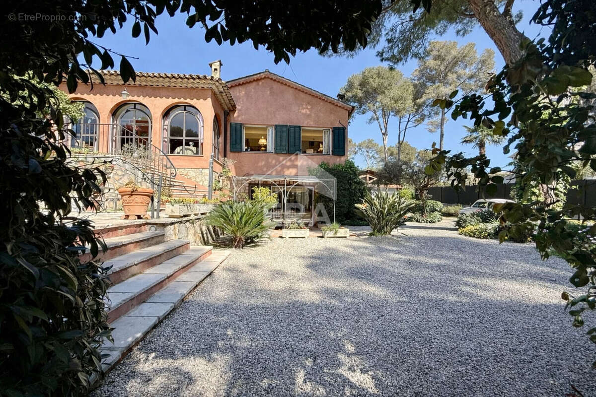 Maison à MOUGINS