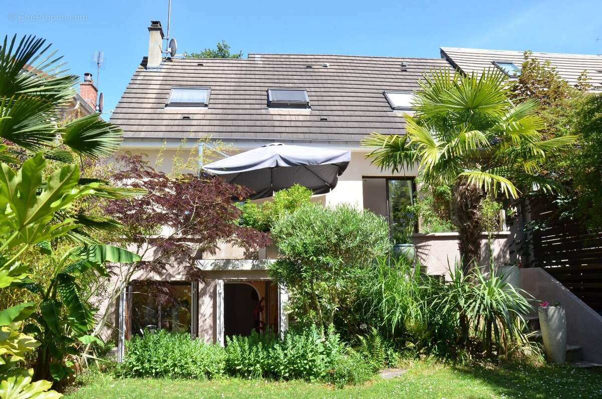 Maison à SAINT-REMY-LES-CHEVREUSE