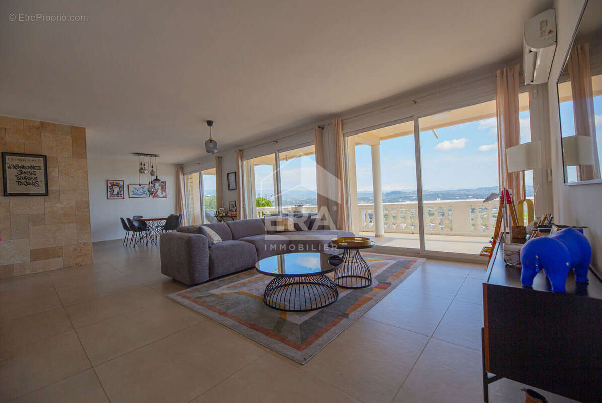 Maison à MANDELIEU-LA-NAPOULE