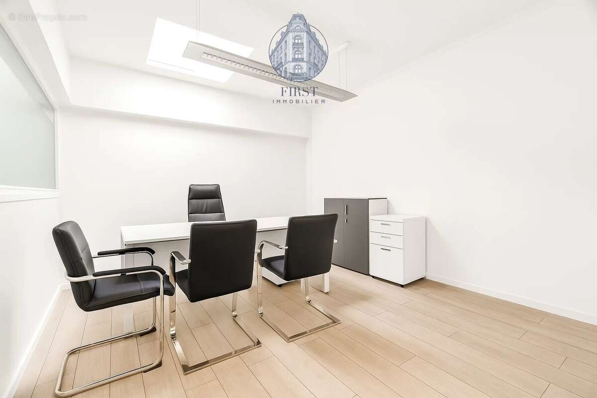 Commerce à PARIS-16E