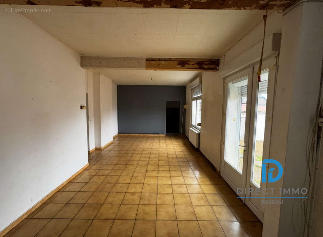 Maison à SAILLY-SAILLISEL