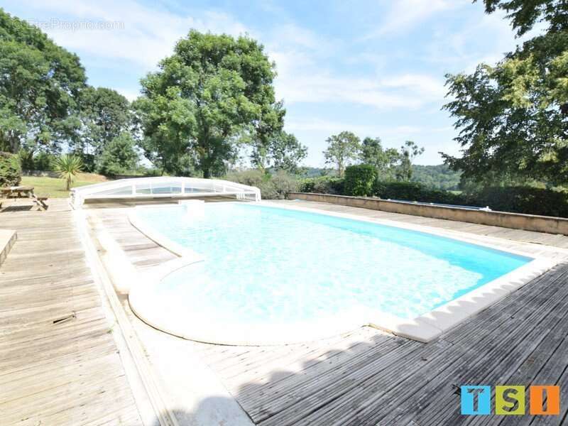 Ancienne ferme rénovée avec gîte, piscine et vue panoramique sur la campagne - photo 3