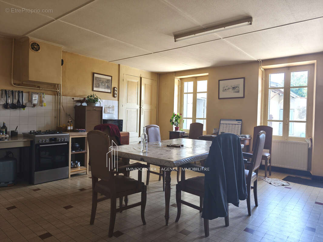 Maison à SAINT-BONNET-DE-CHAVAGNE
