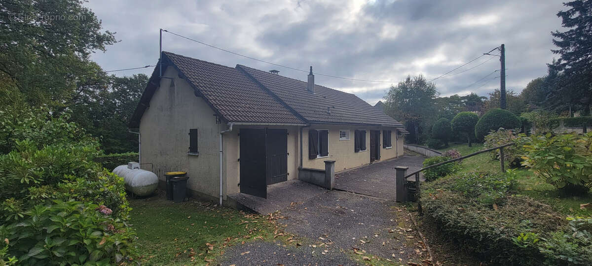 Maison à BEYNAT