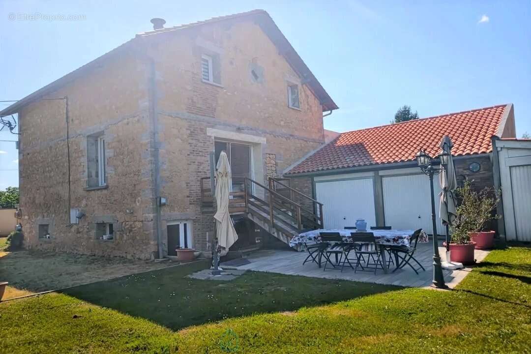 Maison entierement renovee en bord de dordogne - photo 18