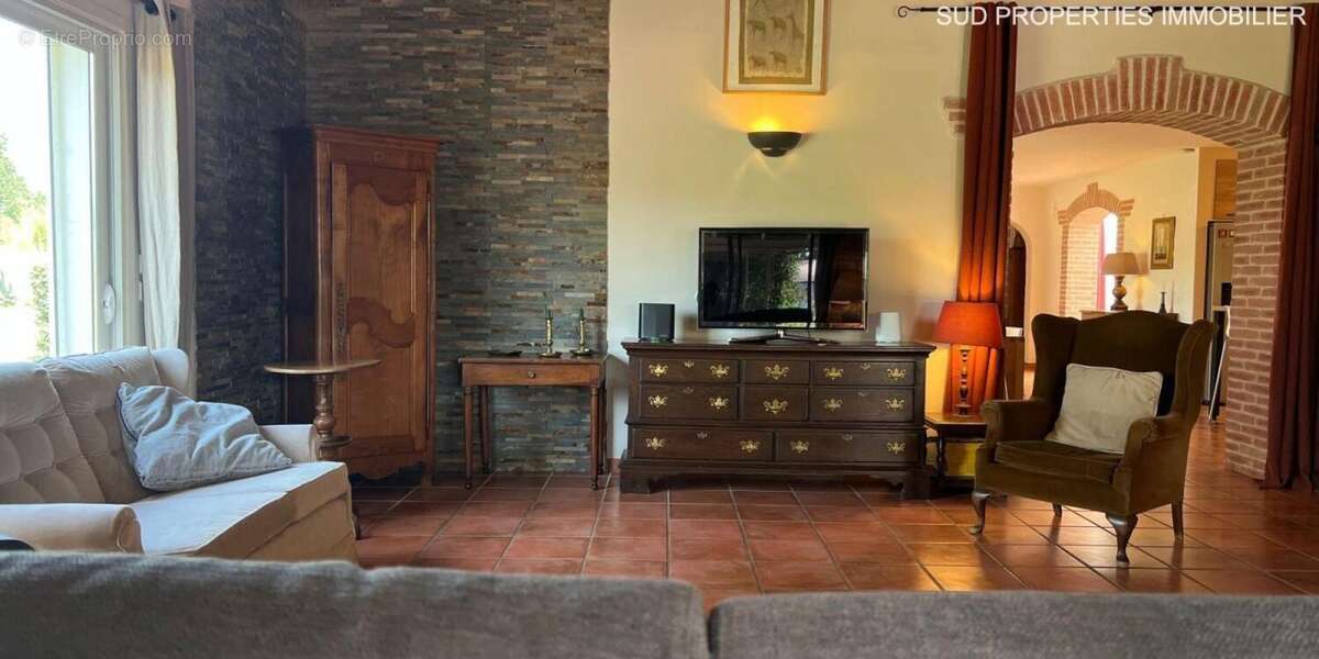 Maison à SAINT-ESTEVE