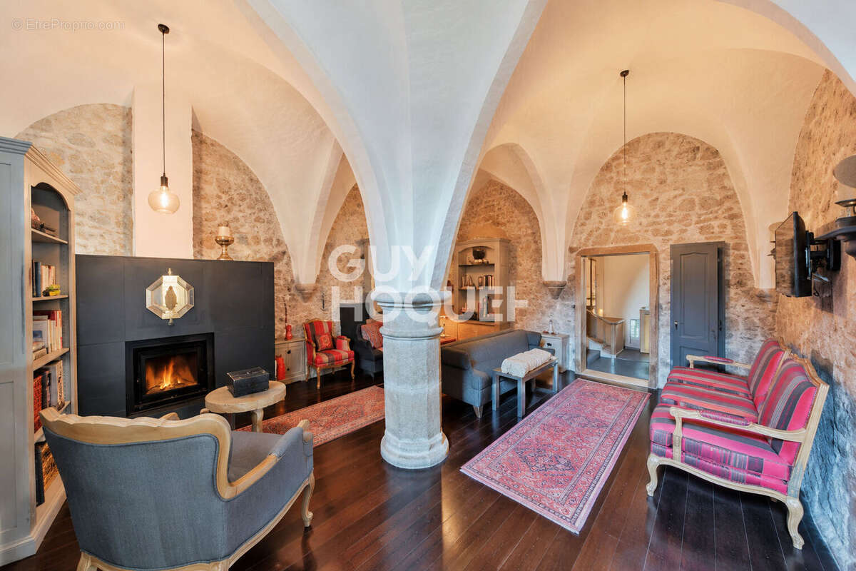 Appartement à BRIE-COMTE-ROBERT